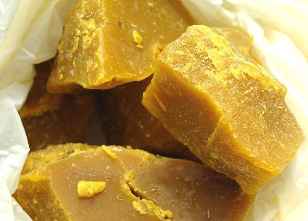 пчелиный воск польза и вред