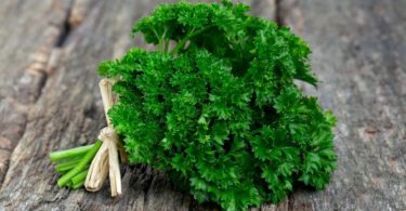 противопоказания петрушки